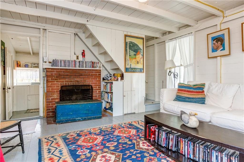 8 Saccarappa Lane