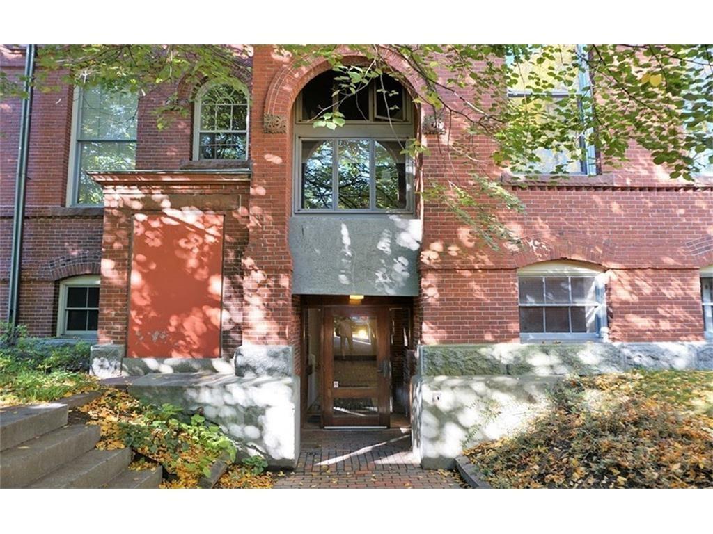 22 Carroll Street, 10