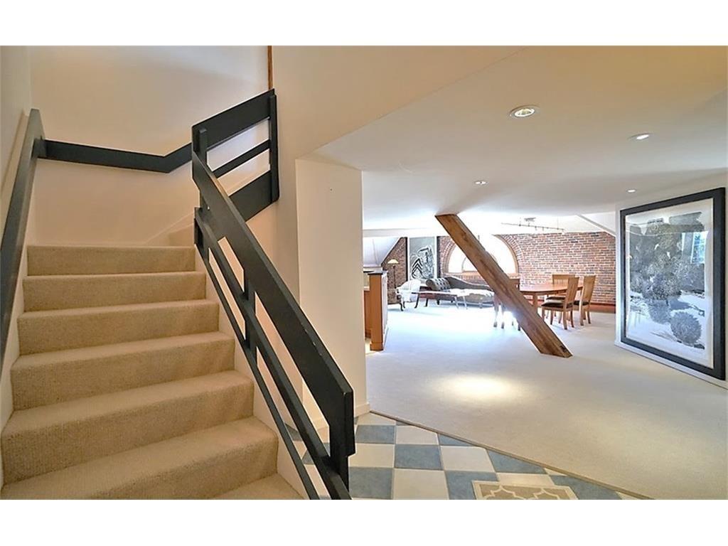 22 Carroll Street, 10