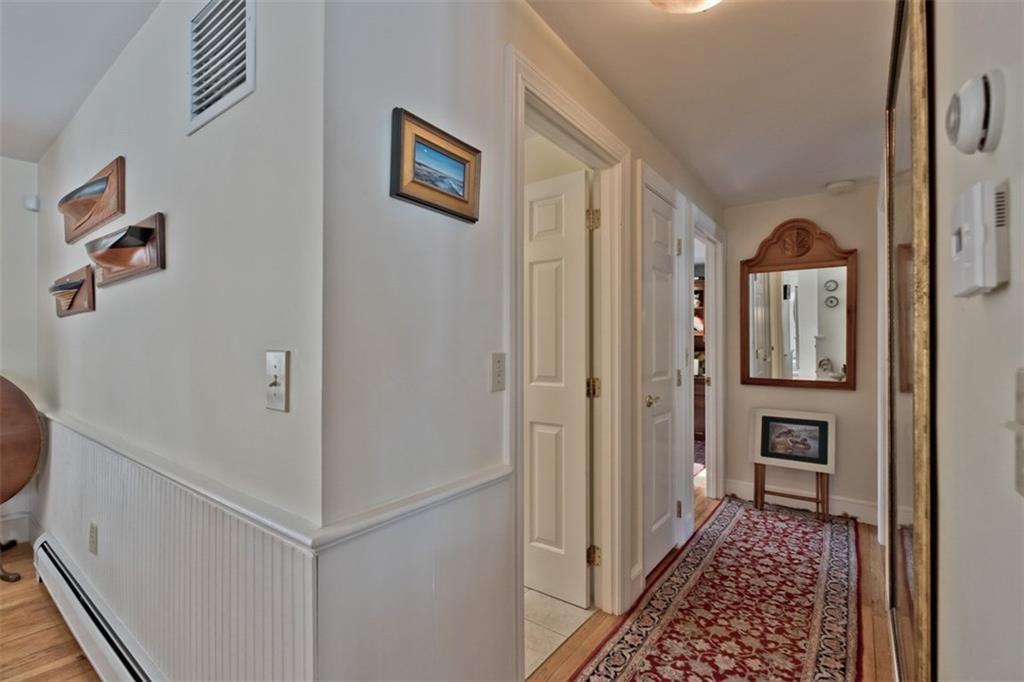 24 Applegate Lane, 24
