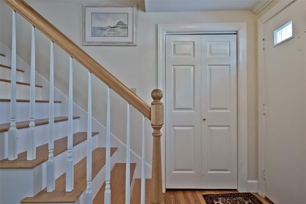 24 Applegate Lane, 24