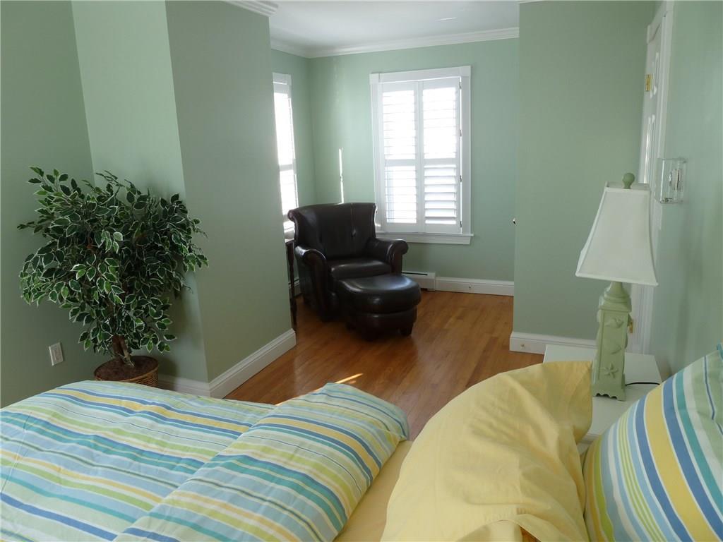 2 Bay Avenue