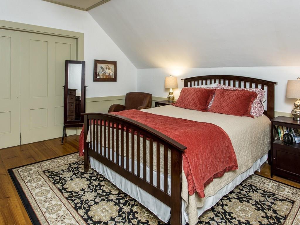 924 River Road