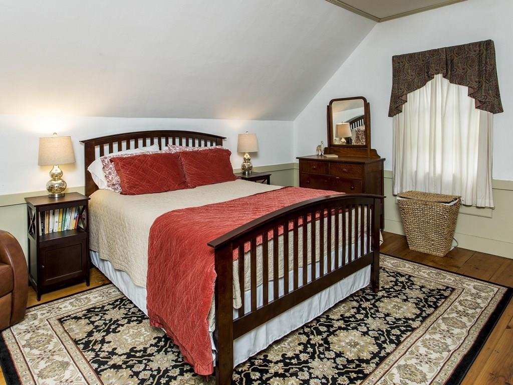 924 River Road