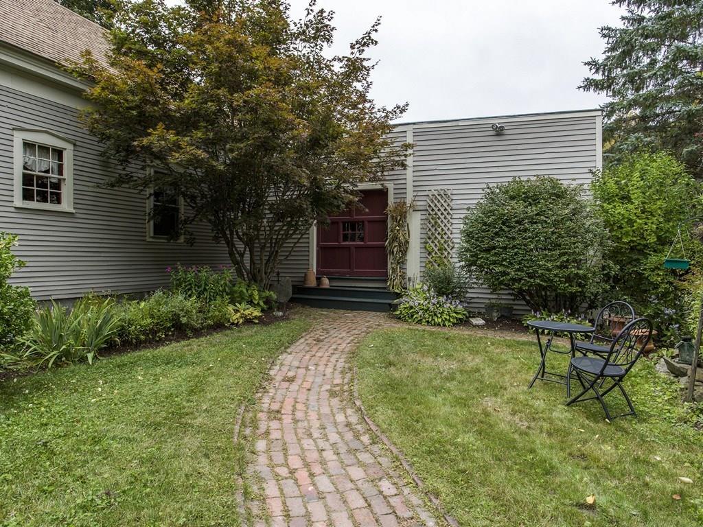 924 River Road