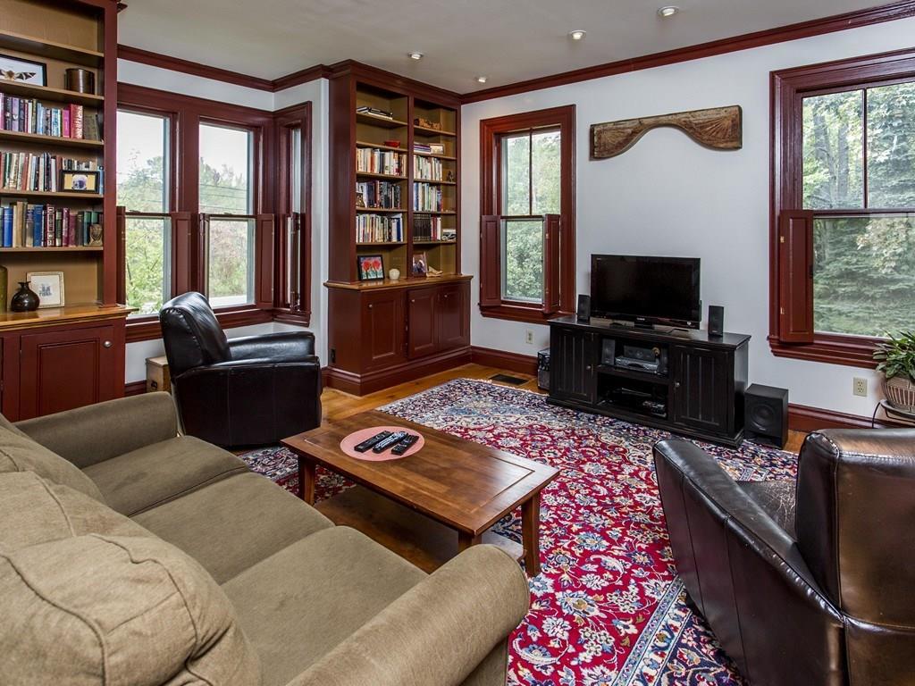 924 River Road