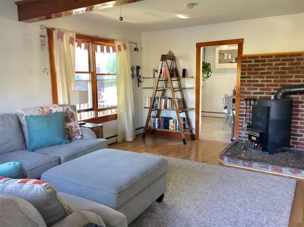 16 Broadturn Road