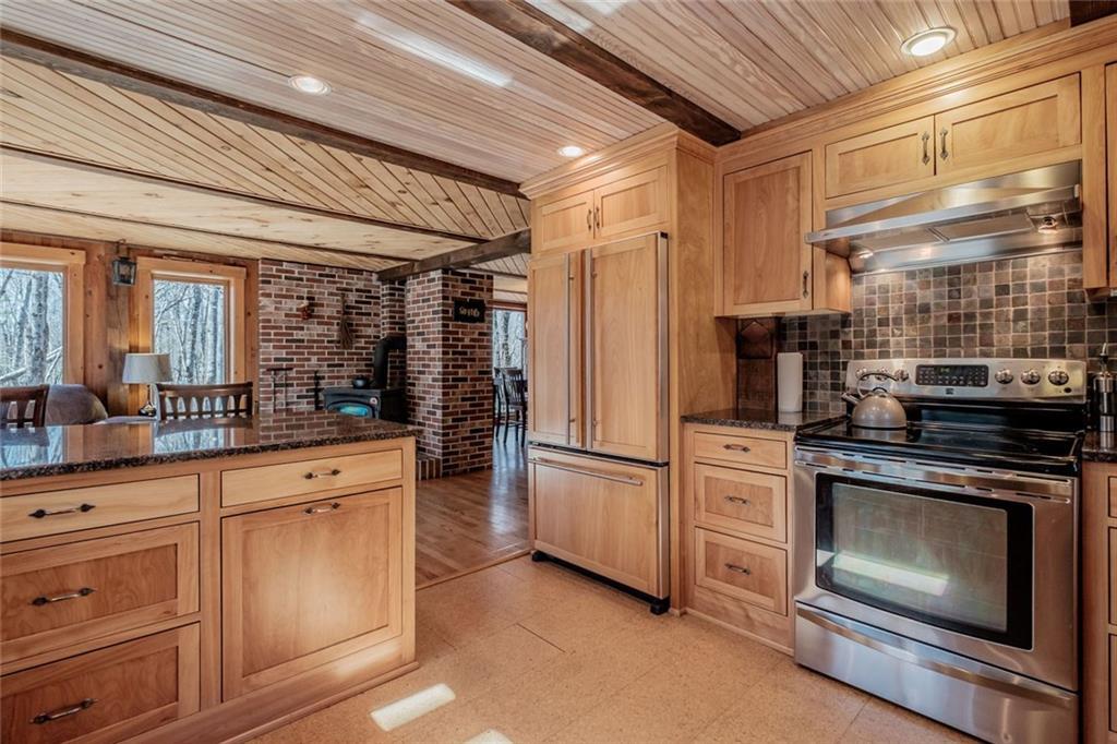 20 Little Pond Road