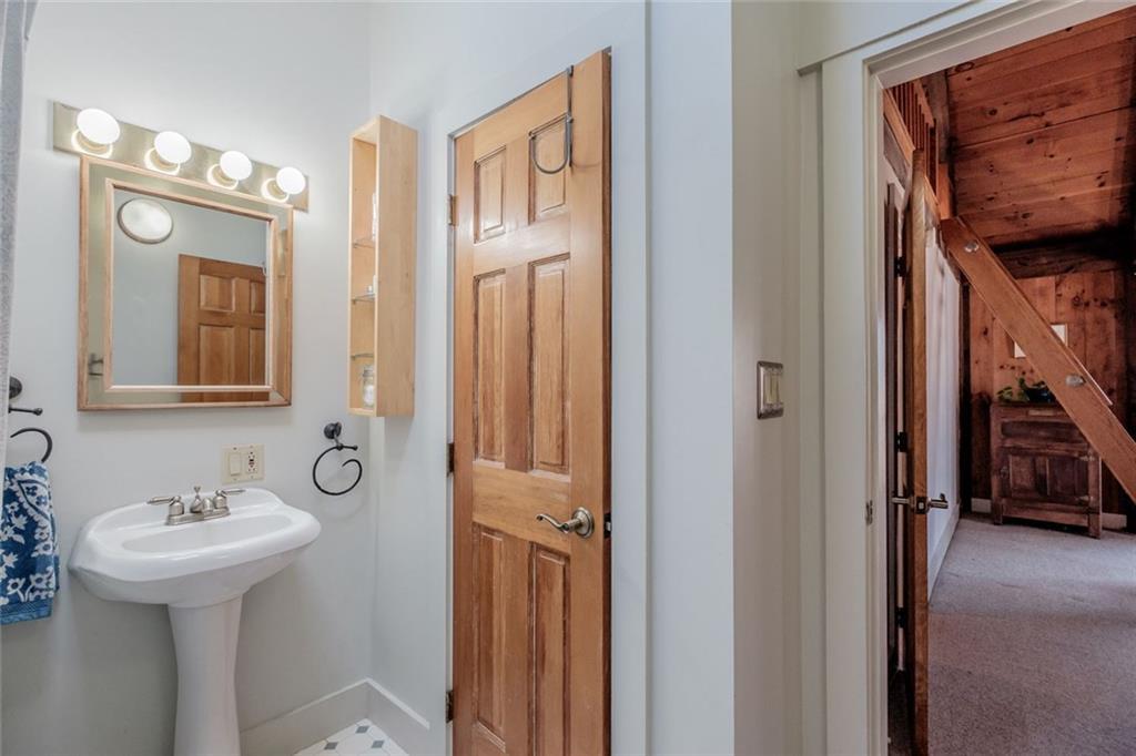 20 Little Pond Road
