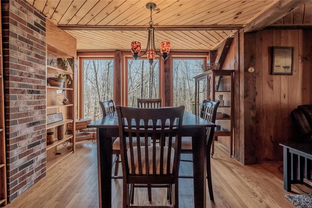 20 Little Pond Road