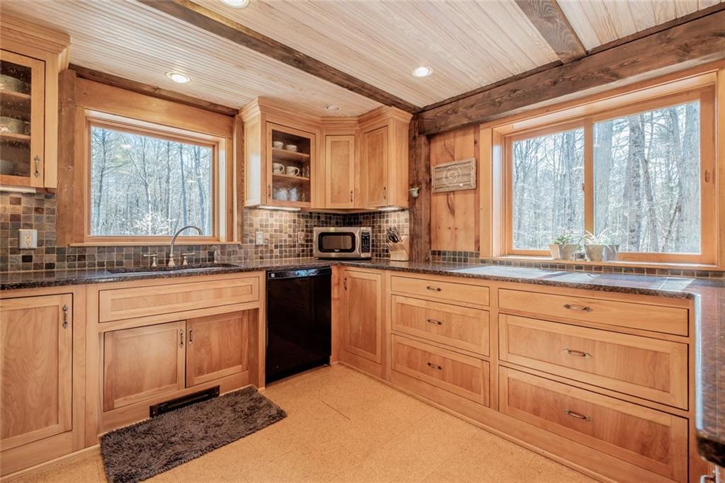 20 Little Pond Road