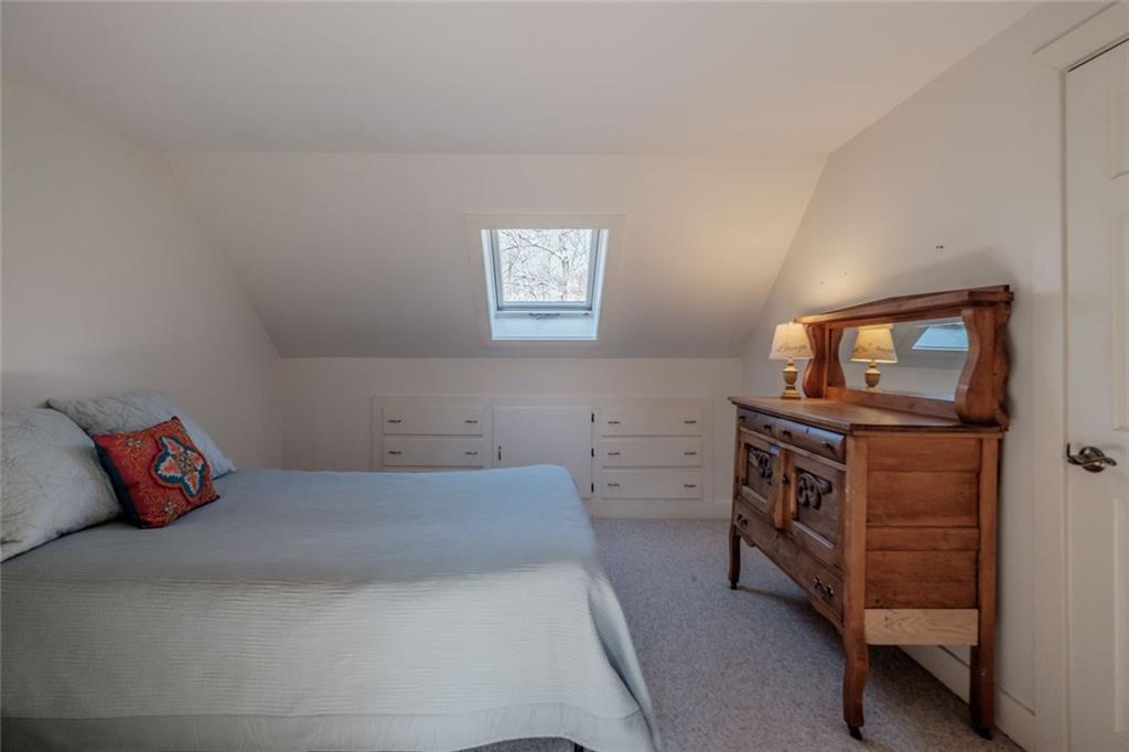 20 Little Pond Road