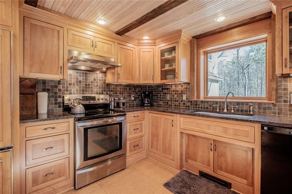 20 Little Pond Road