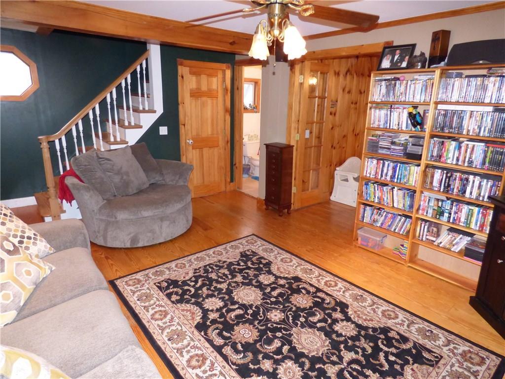 213 W Valentine Street