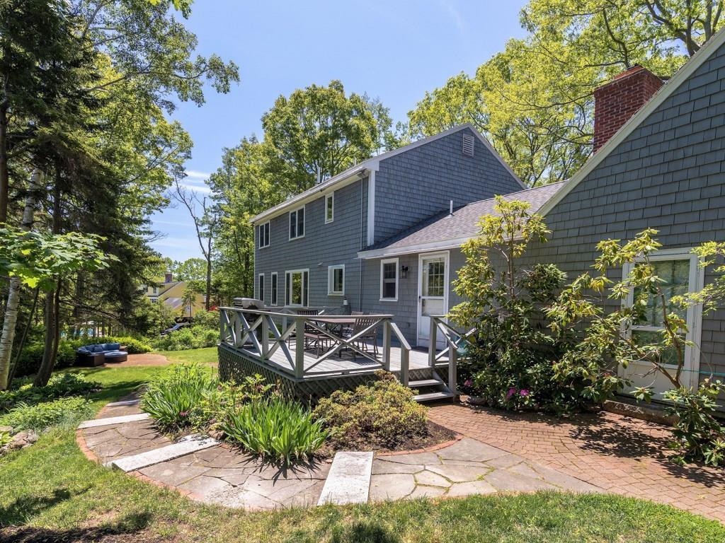 30 Hunts Point Road