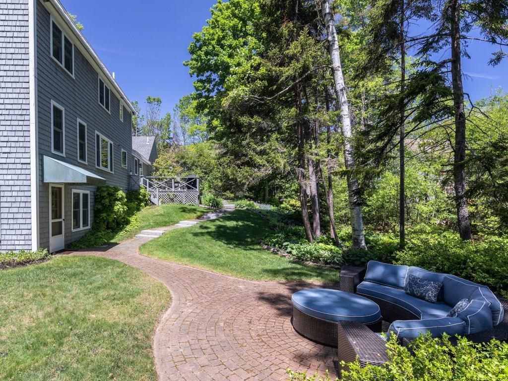 30 Hunts Point Road