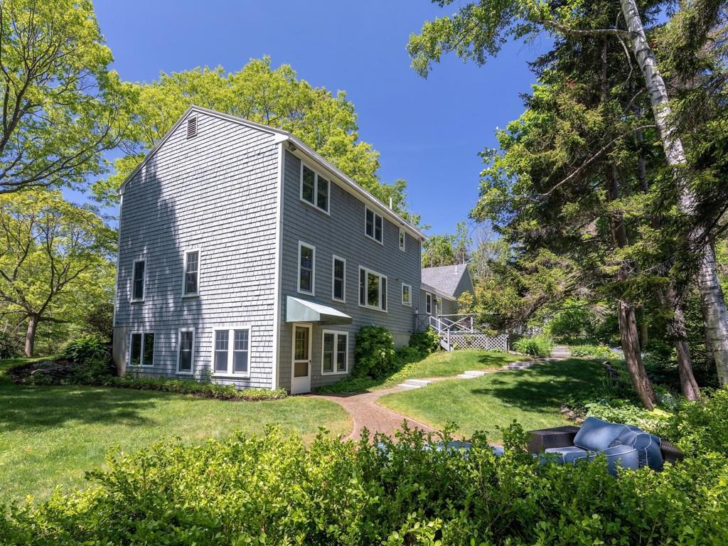 30 Hunts Point Road