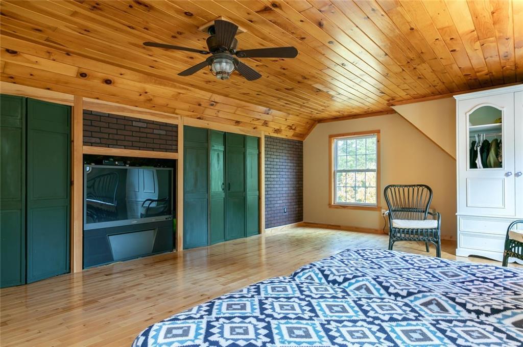 15 Goldenwood Drive
