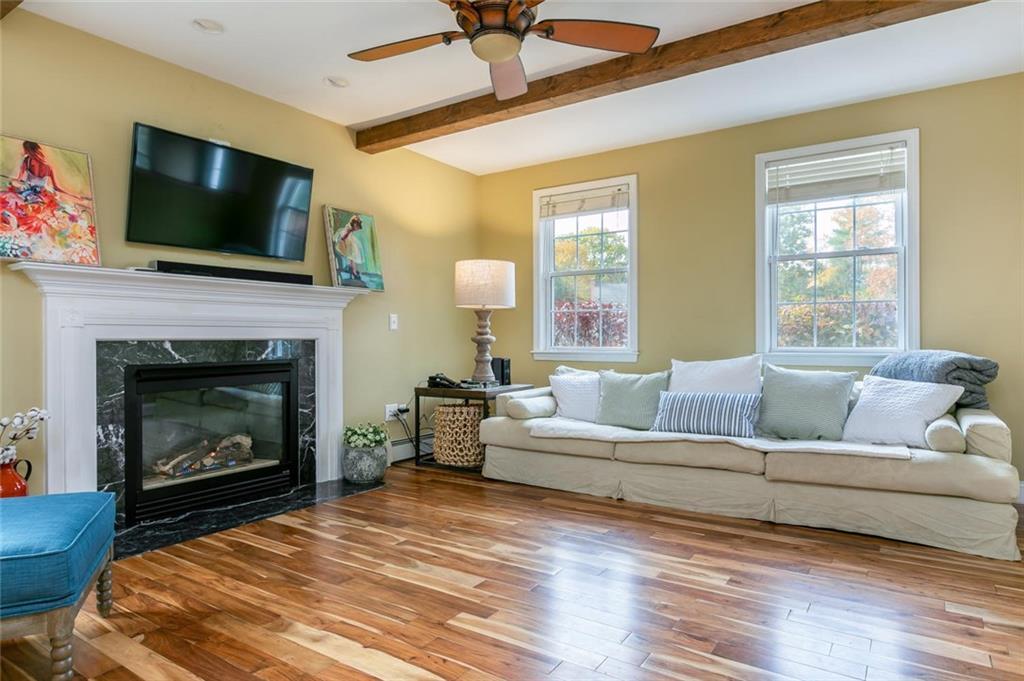 15 Goldenwood Drive