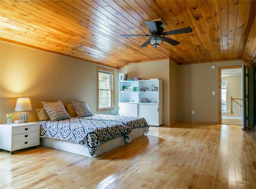 15 Goldenwood Drive