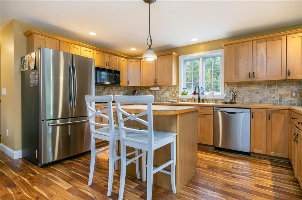 15 Goldenwood Drive