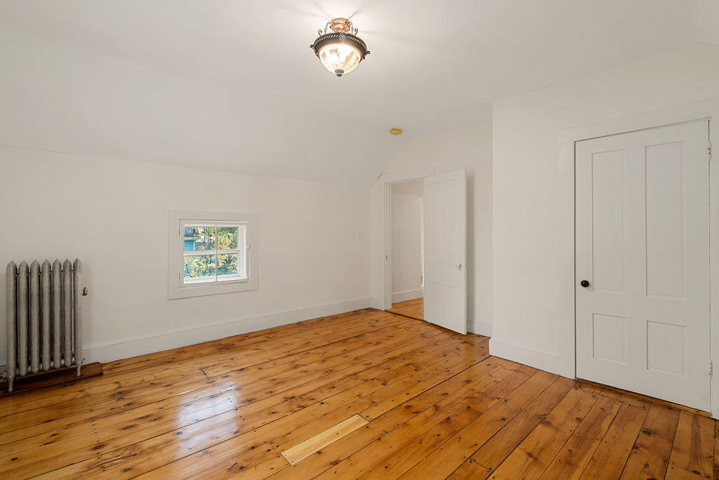 486 St John Street