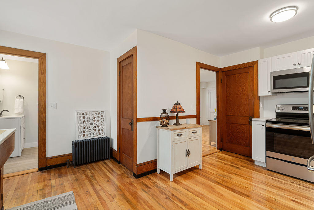 486 St John Street