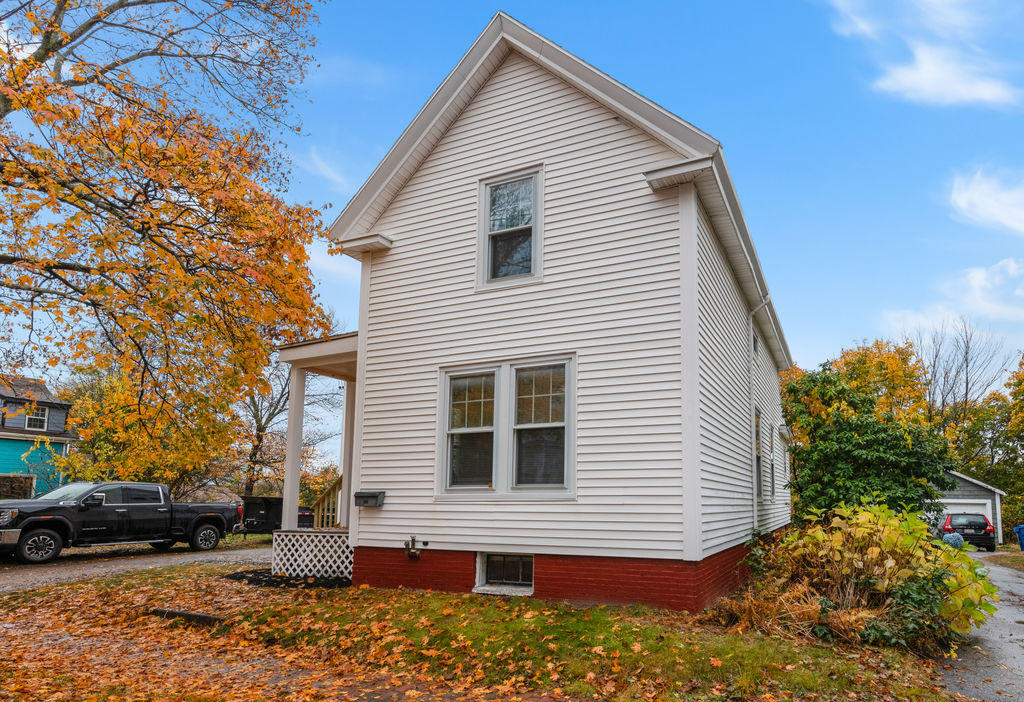 486 St John Street