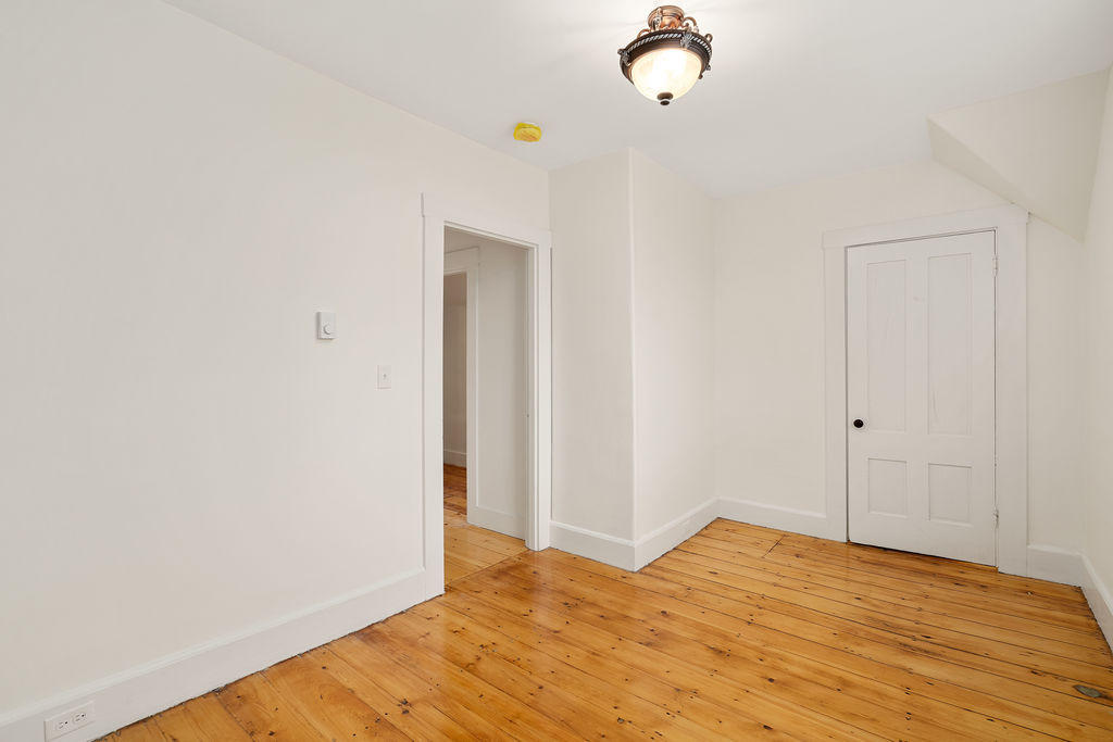 486 St John Street