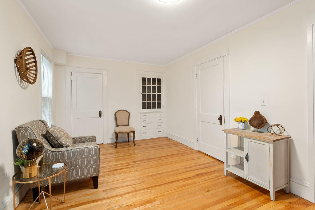 486 St John Street