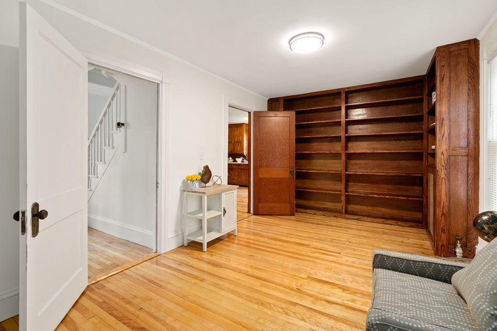 486 St John Street