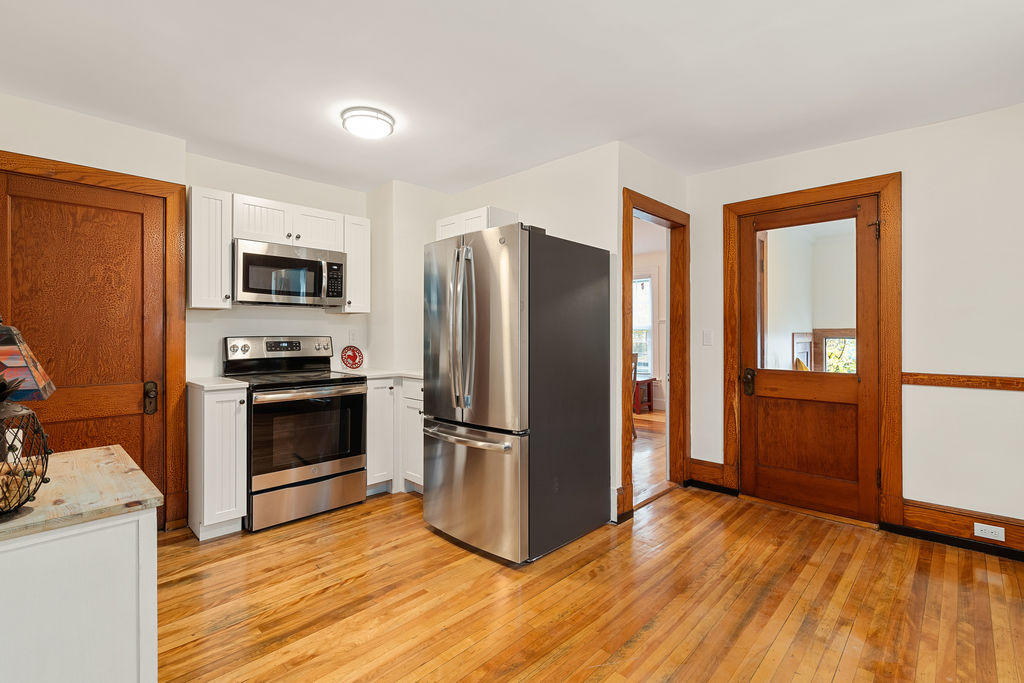 486 St John Street
