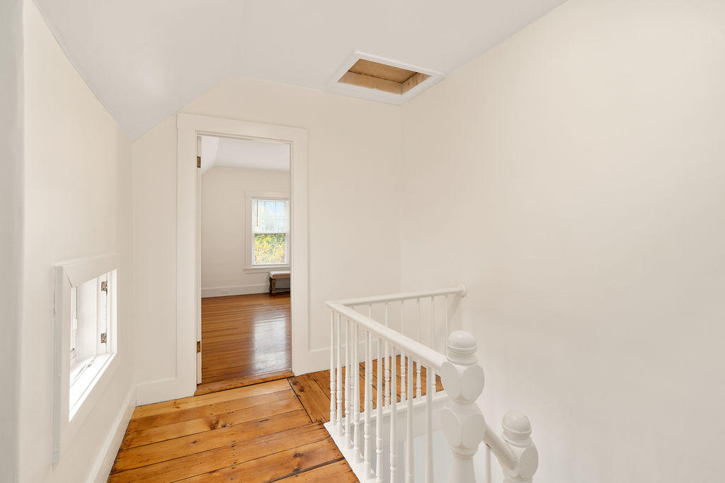 486 St John Street