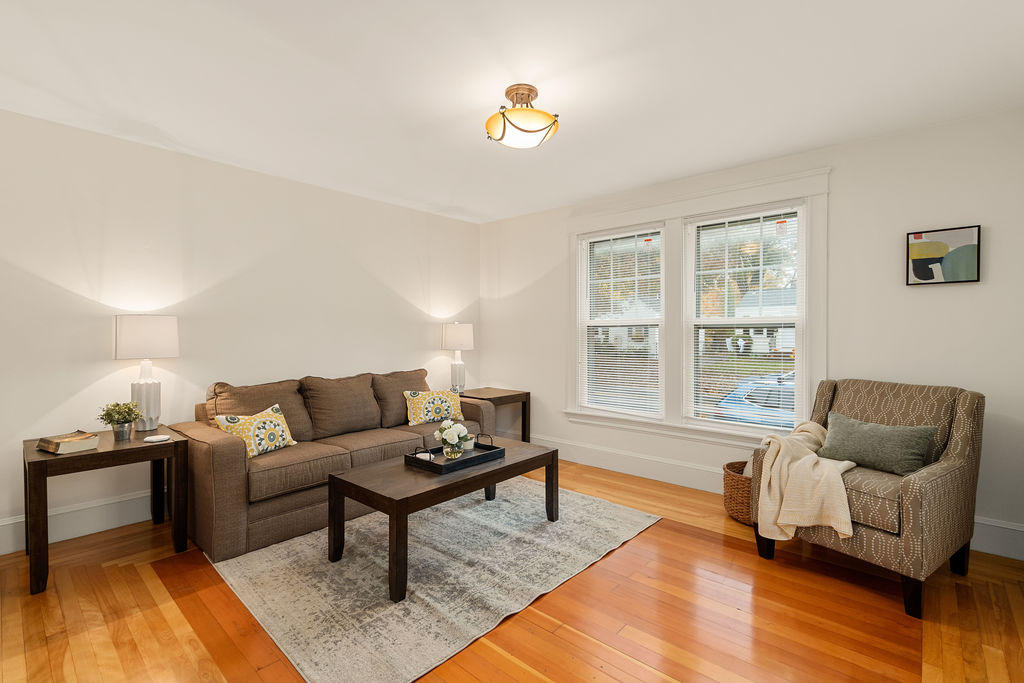 486 St John Street