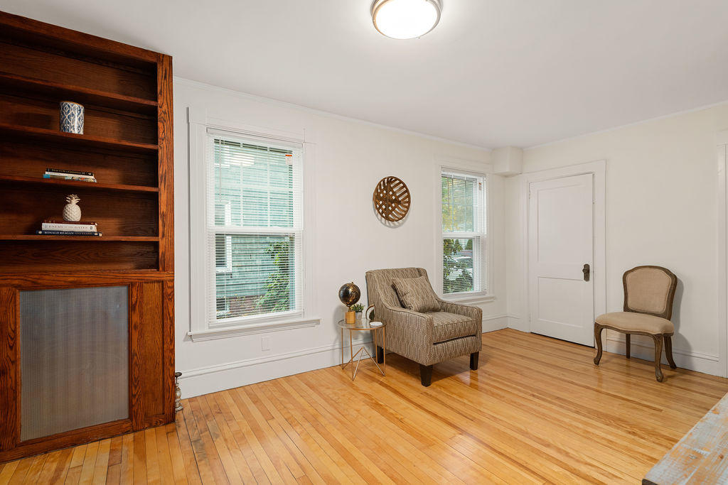 486 St John Street