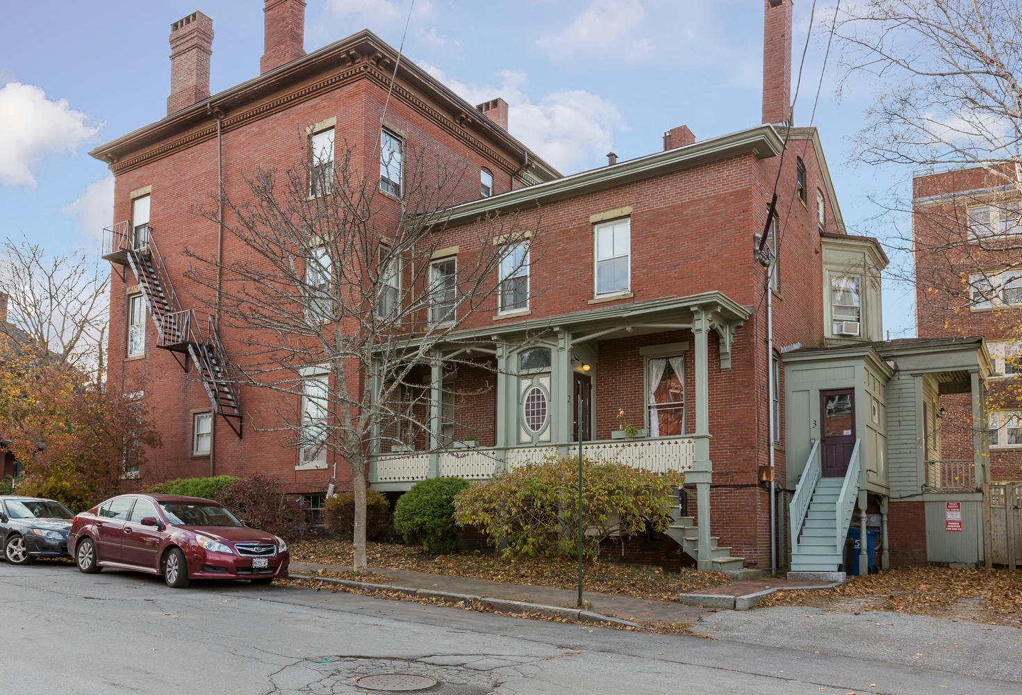 27 Deering Street, 3