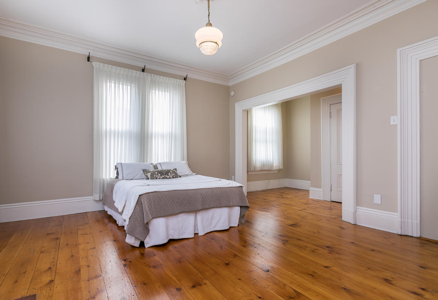 27 Deering Street, 3