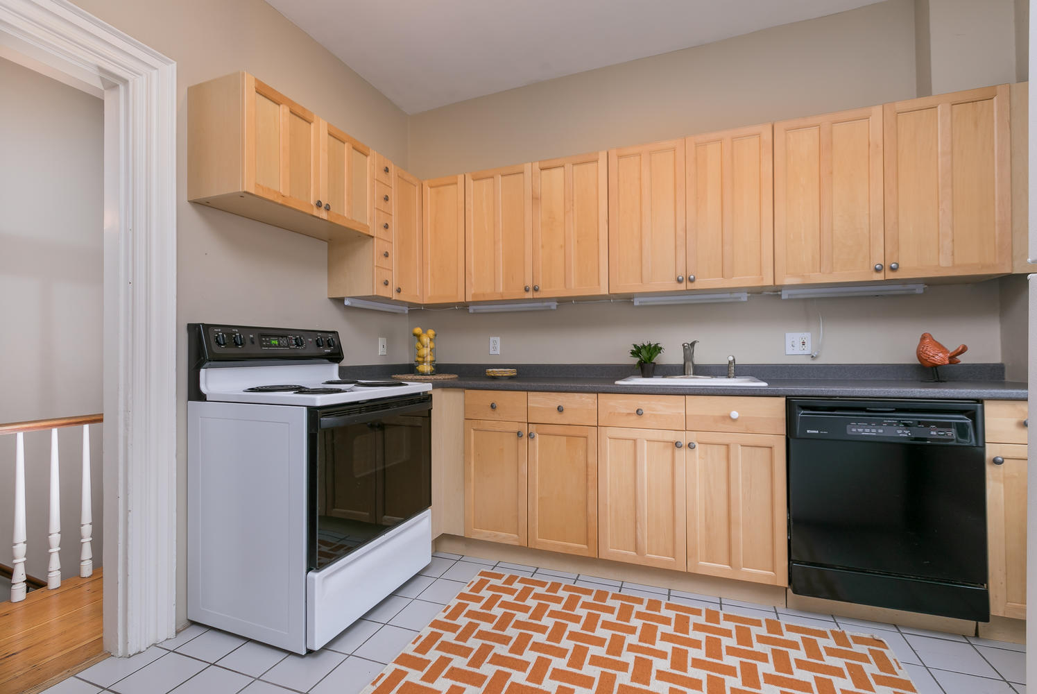 27 Deering Street, 3