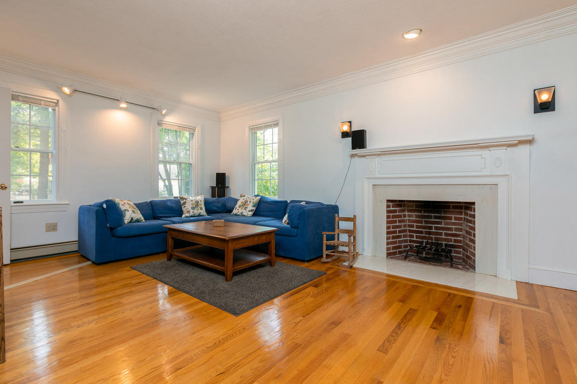 17 Schooner Road