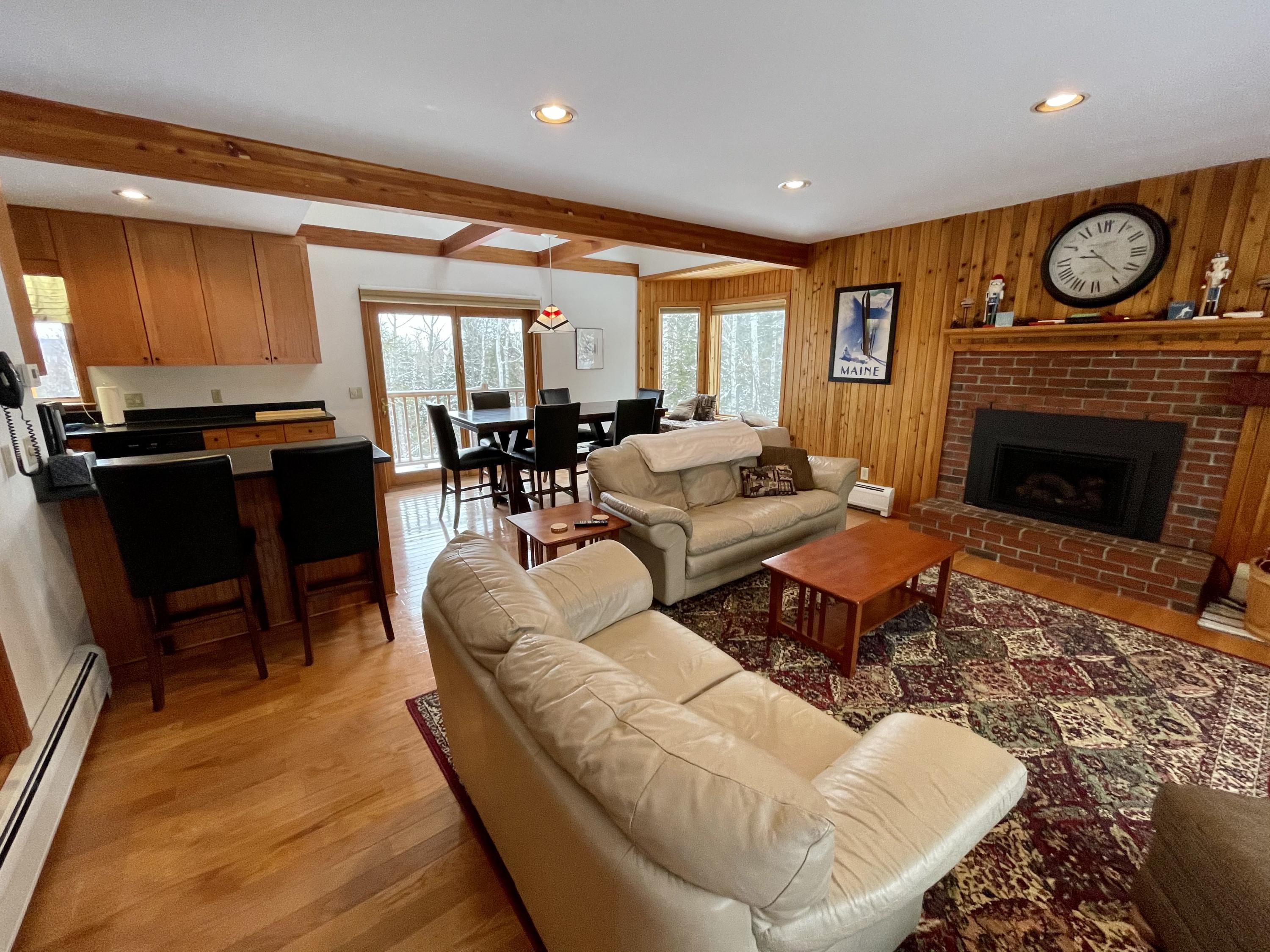 521 Commons Circle, 521