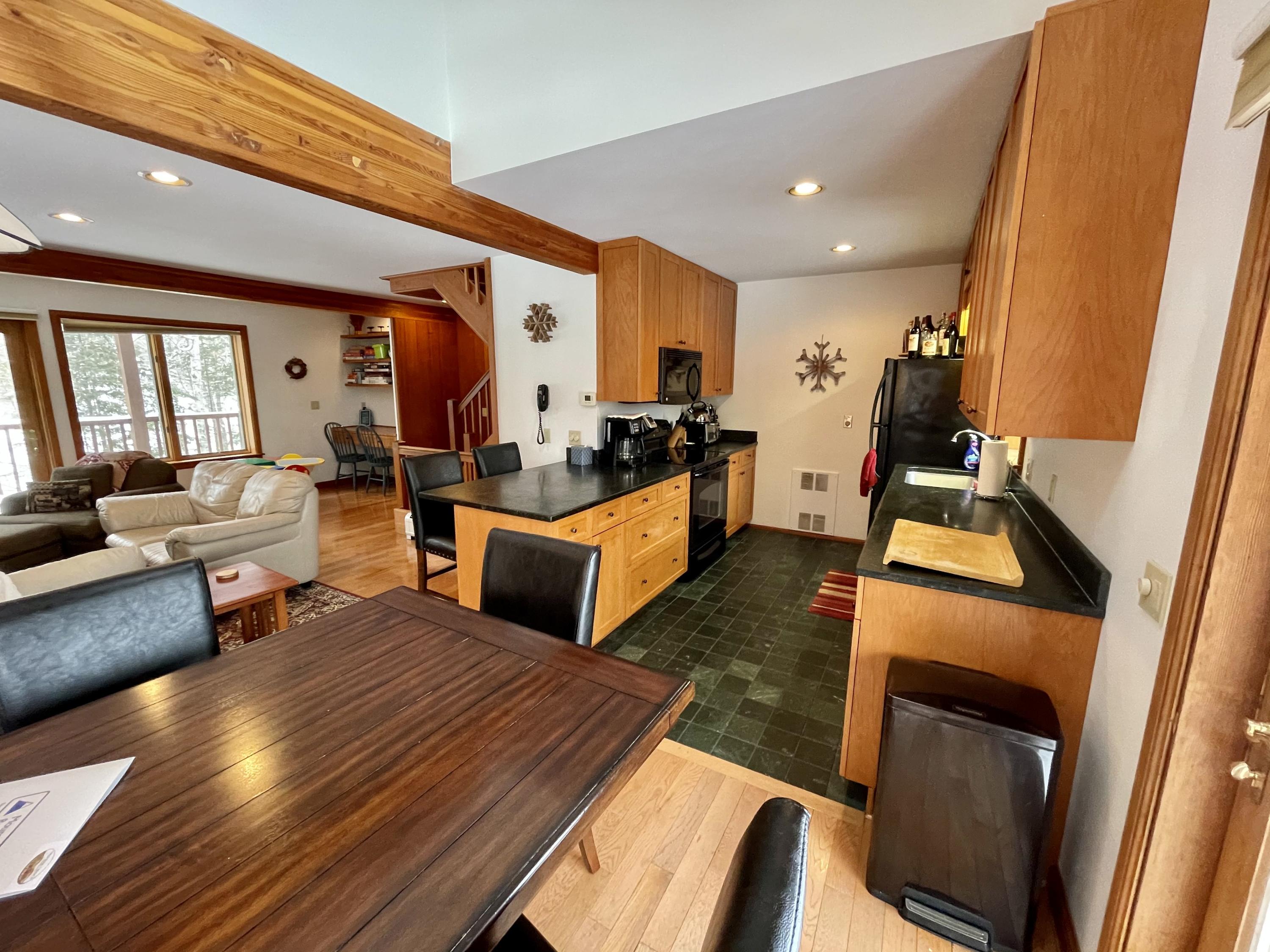 521 Commons Circle, 521