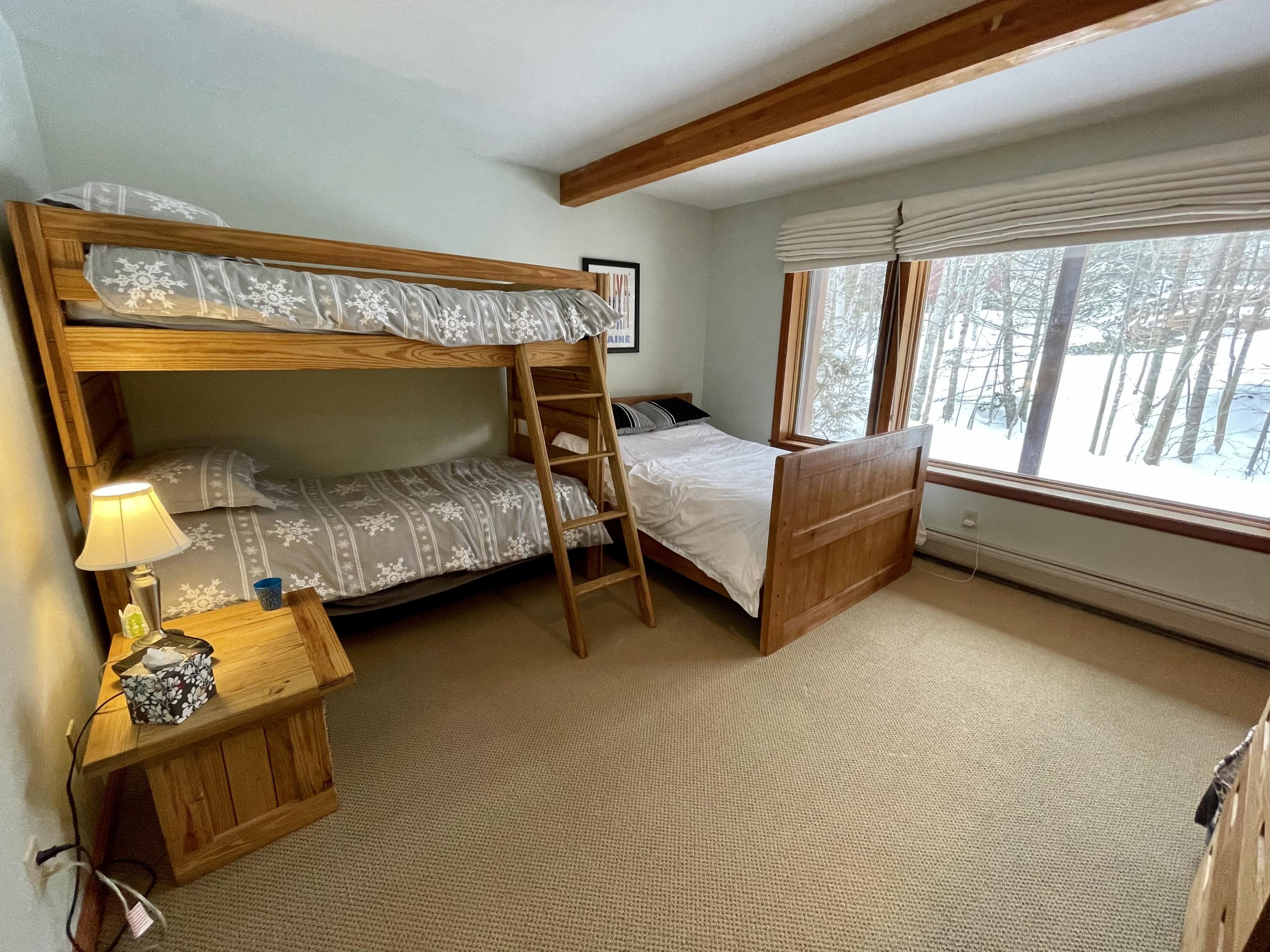 521 Commons Circle, 521