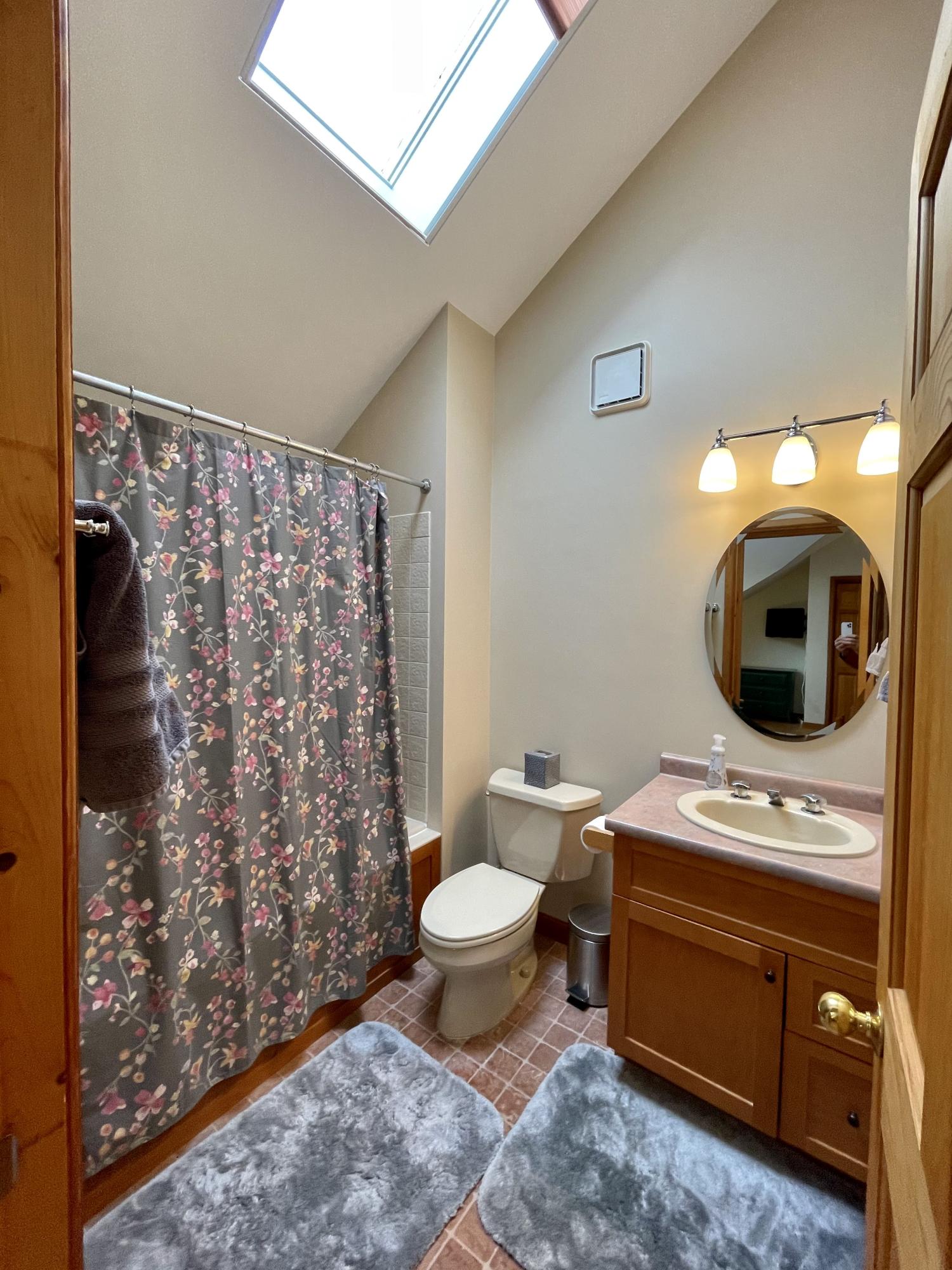 521 Commons Circle, 521