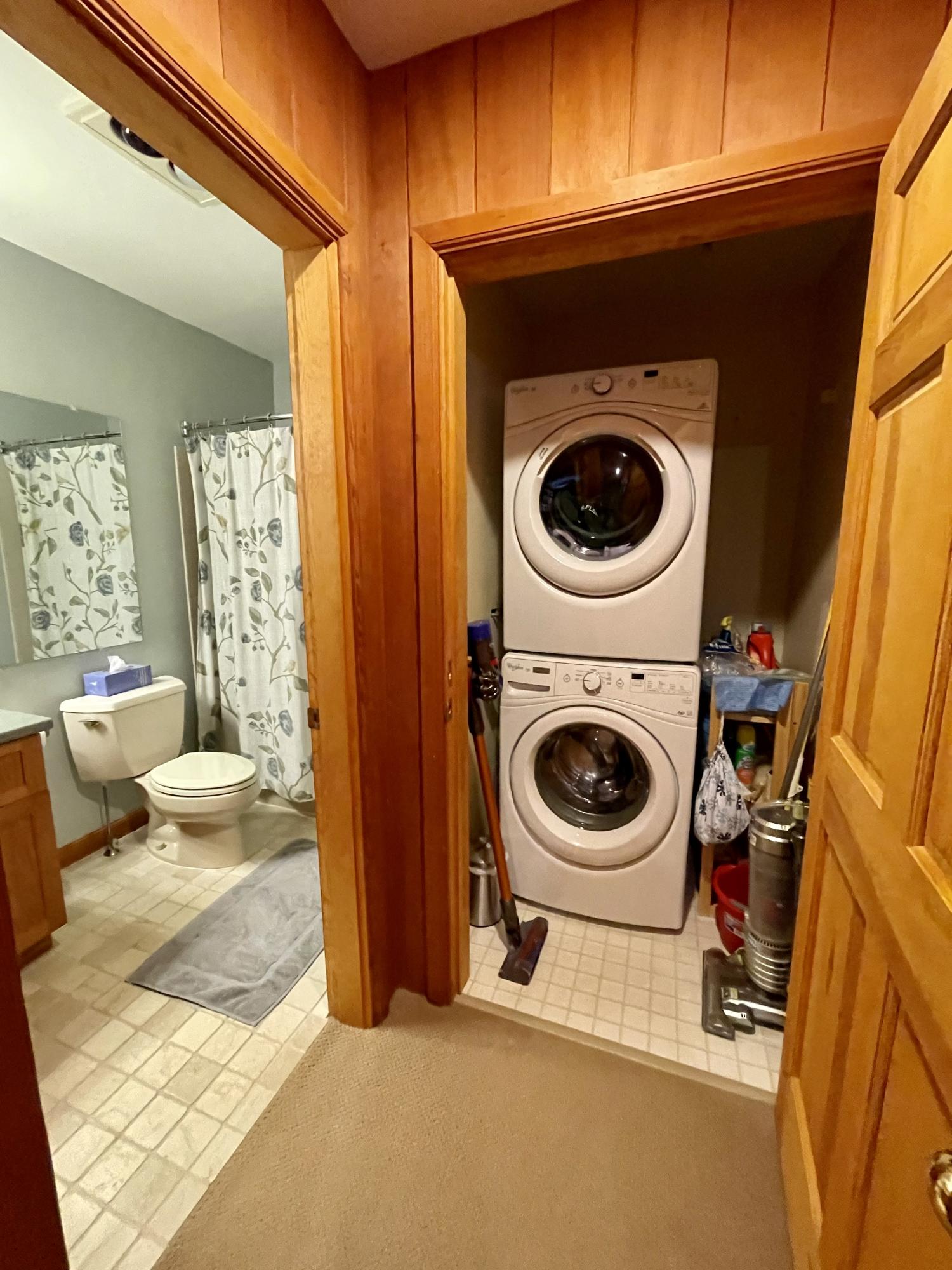 521 Commons Circle, 521