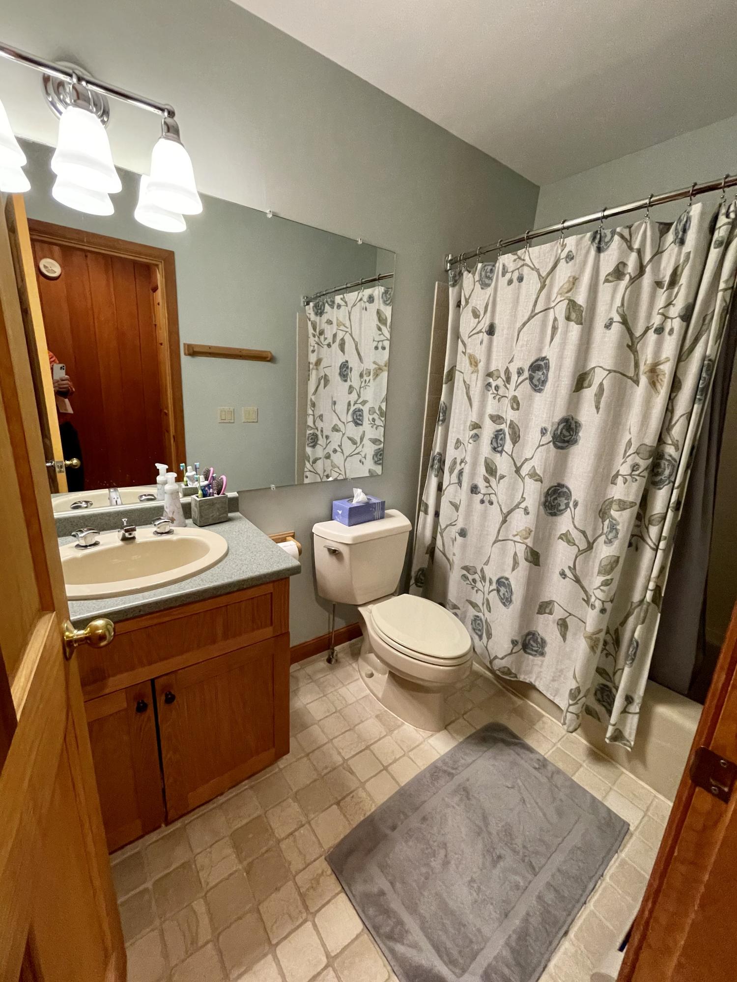 521 Commons Circle, 521