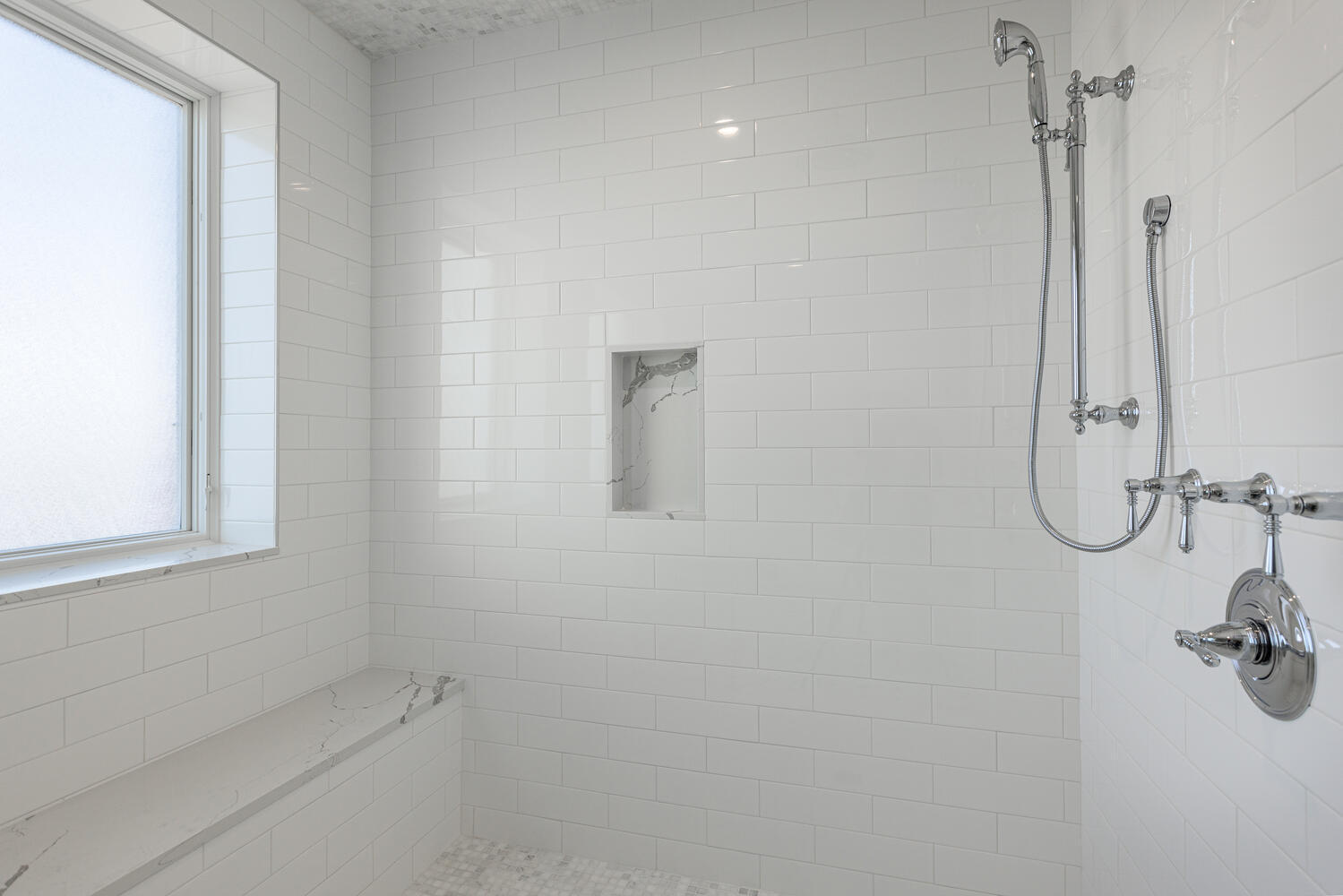 383 Commercial Street, 701