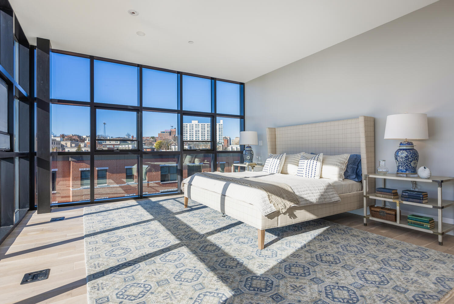 383 Commercial Street, 701