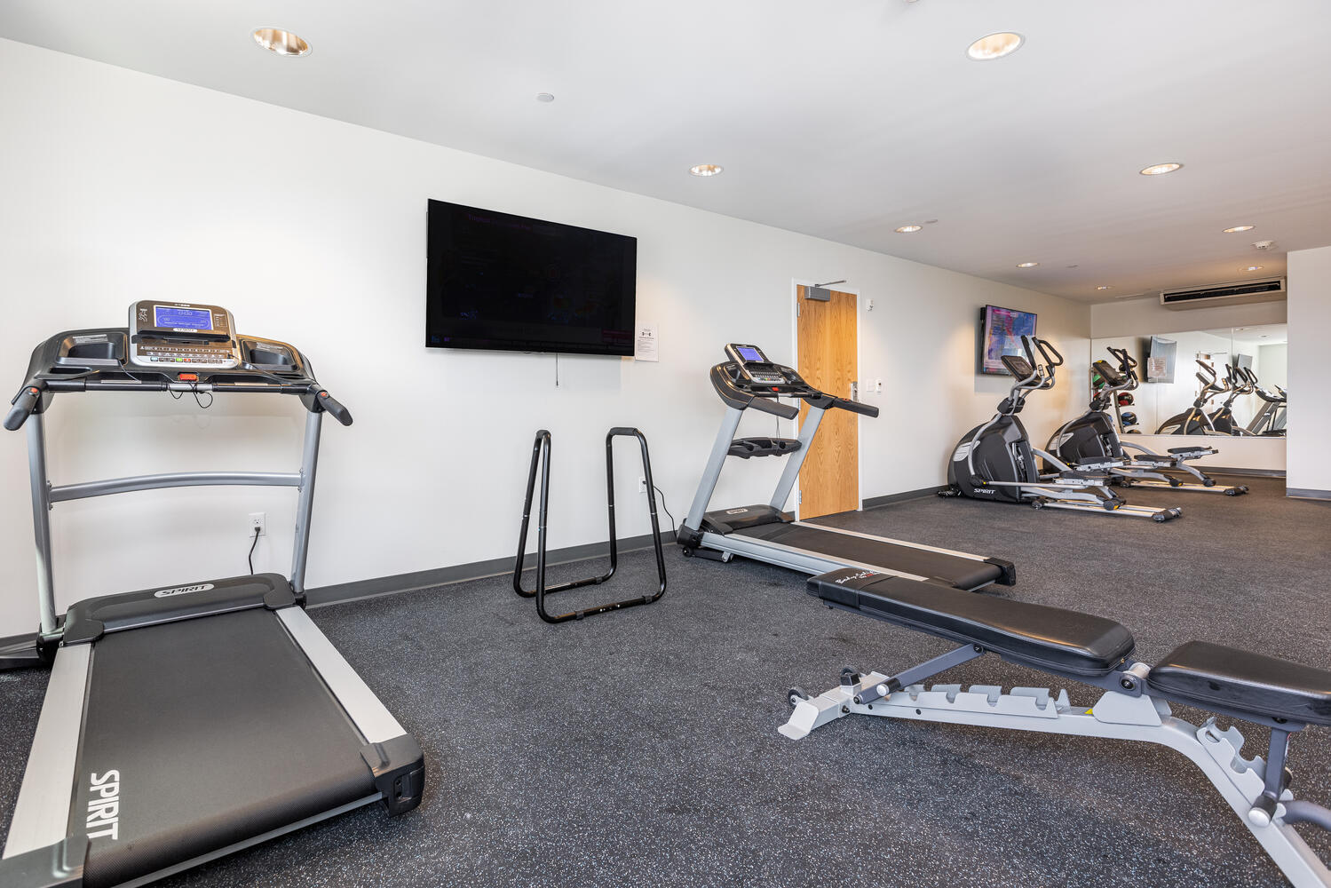 383 Commercial Street, 701