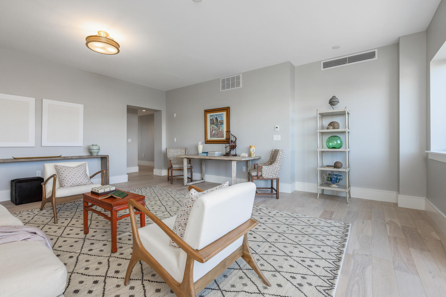 383 Commercial Street, 701