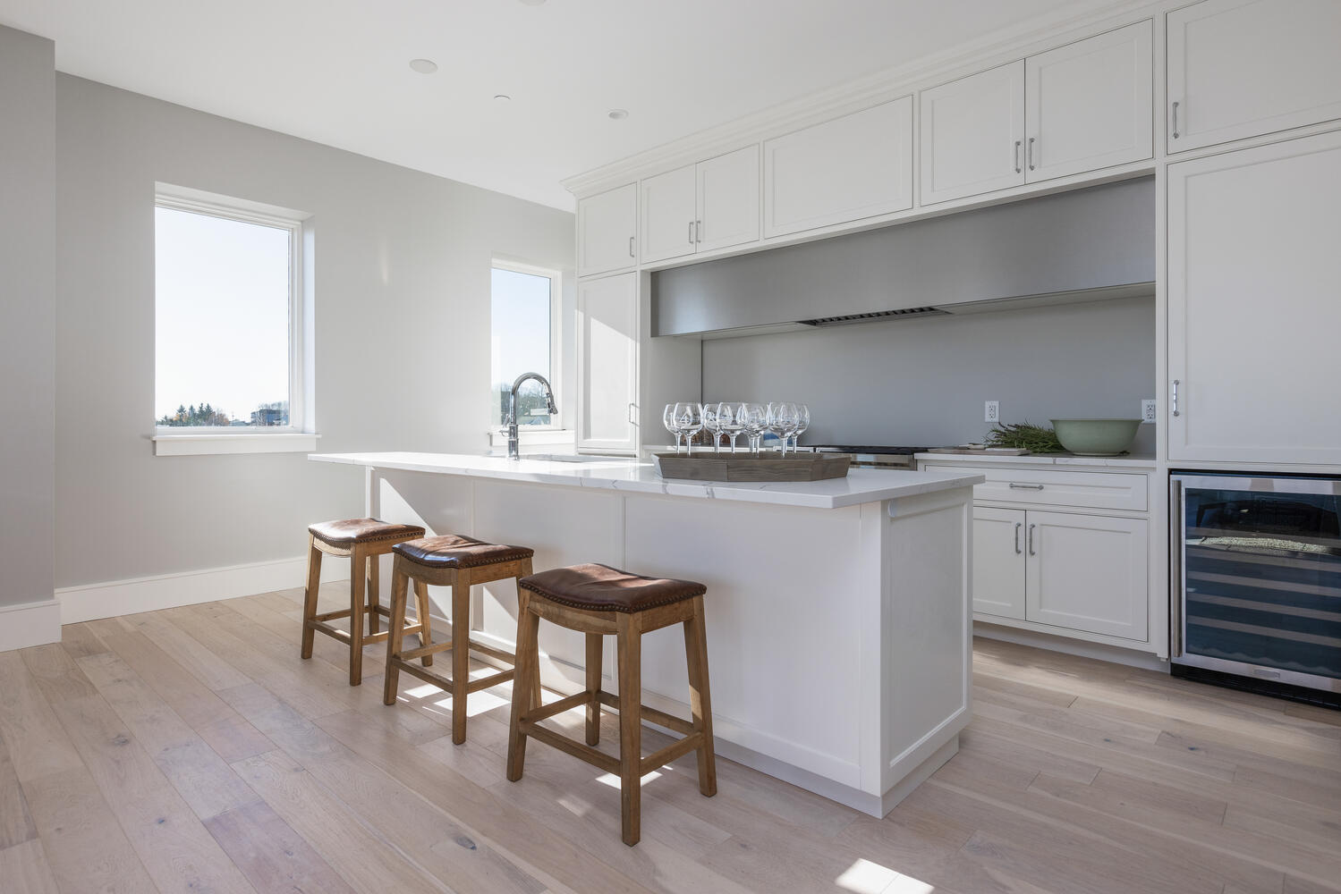 383 Commercial Street, 701